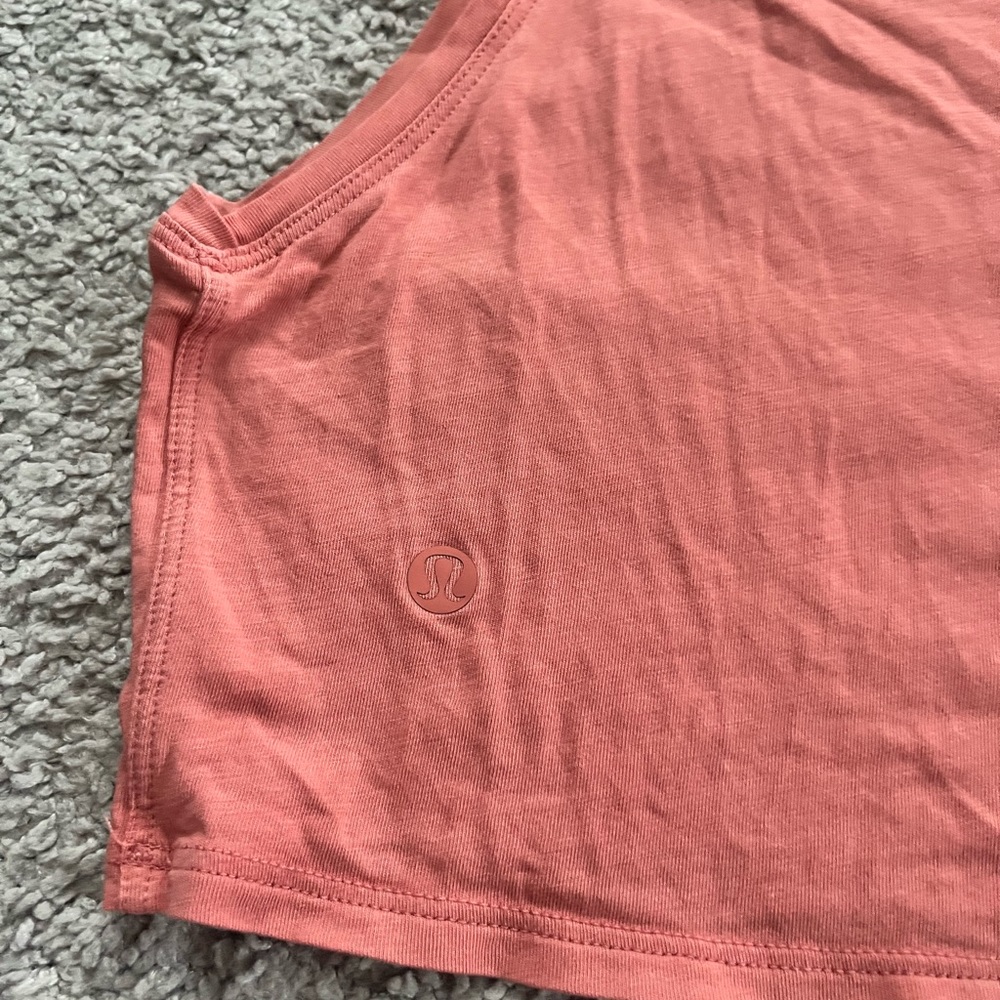 Lululemon Cut Back Crop Tank Top - Picture 3 of 3